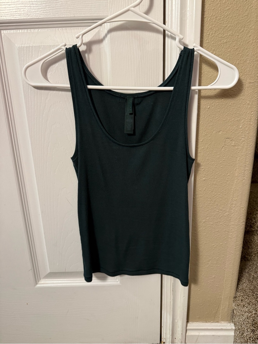Skims Soft Lounge Tank in Cypress sz Small
